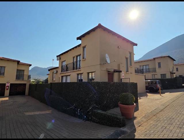 3 BEDROOM TOWNHOUSE FOR SALE IN MELODIE